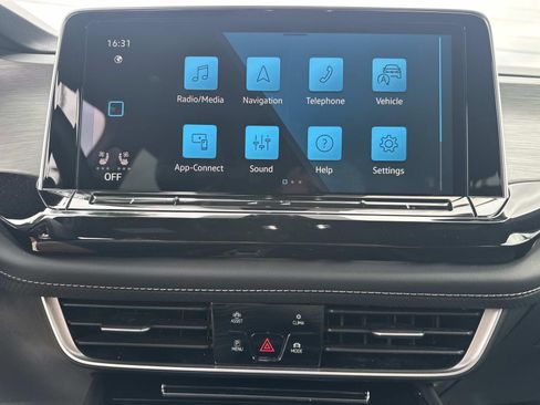 Used 2025 Volkswagen Atlas Cross Sport SE FWD image 25
