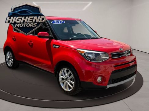 Used 2019 Kia Soul + FWD image 8