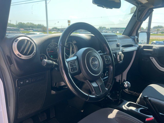 Used 2018 Jeep Wrangler Unlimited Rubicon w/ Connectivity Group AWD/4WD image 20