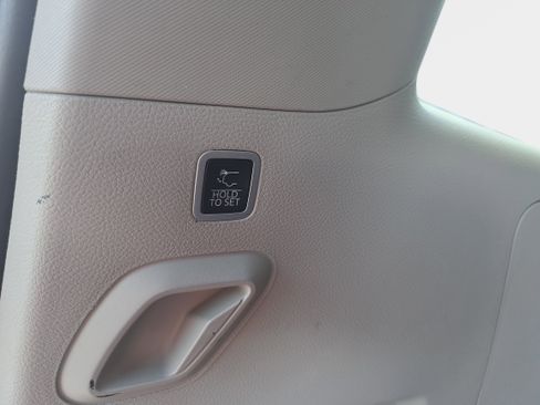 Used 2022 Jeep Wagoneer Series III AWD/4WD image 15