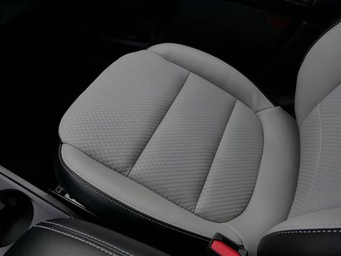 Used 2024 Ford Escape SE image 26