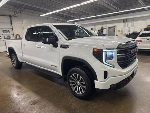 Used 2023 GMC Sierra 1500 AT4 w/ AT4 Preferred Package AWD/4WD image 8