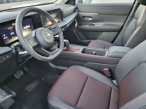 New 2026 Nissan Kicks SR FWD image 7