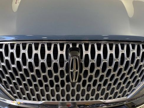 Used 2024 Lincoln Corsair AWD w/ Equipment Group 101A image 5