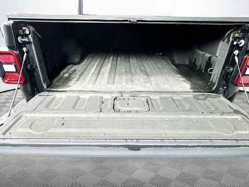 Used 2021 Jeep Gladiator Overland image 27