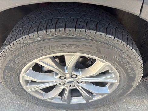 Used 2022 Ford Explorer Limited w/ Equipment Group 301A AWD/4WD image 7