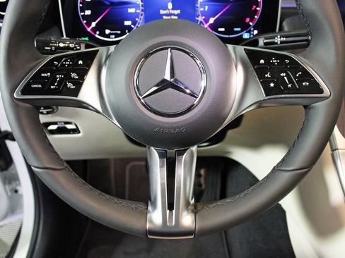 Certified 2025 Mercedes-Benz GLC 300 4MATIC image 18