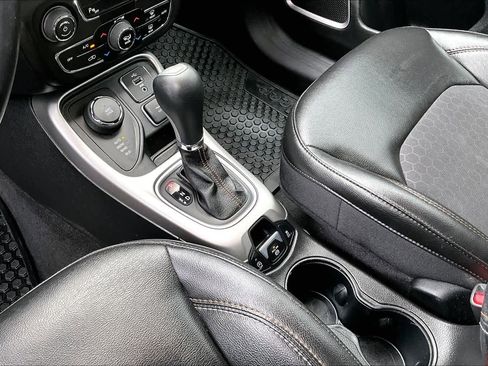 Used 2018 Jeep Compass Latitude w/ Popular Equipment Group image 17