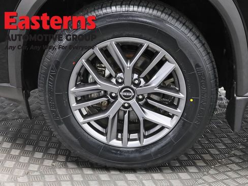 Used 2023 Nissan Rogue S AWD/4WD image 33