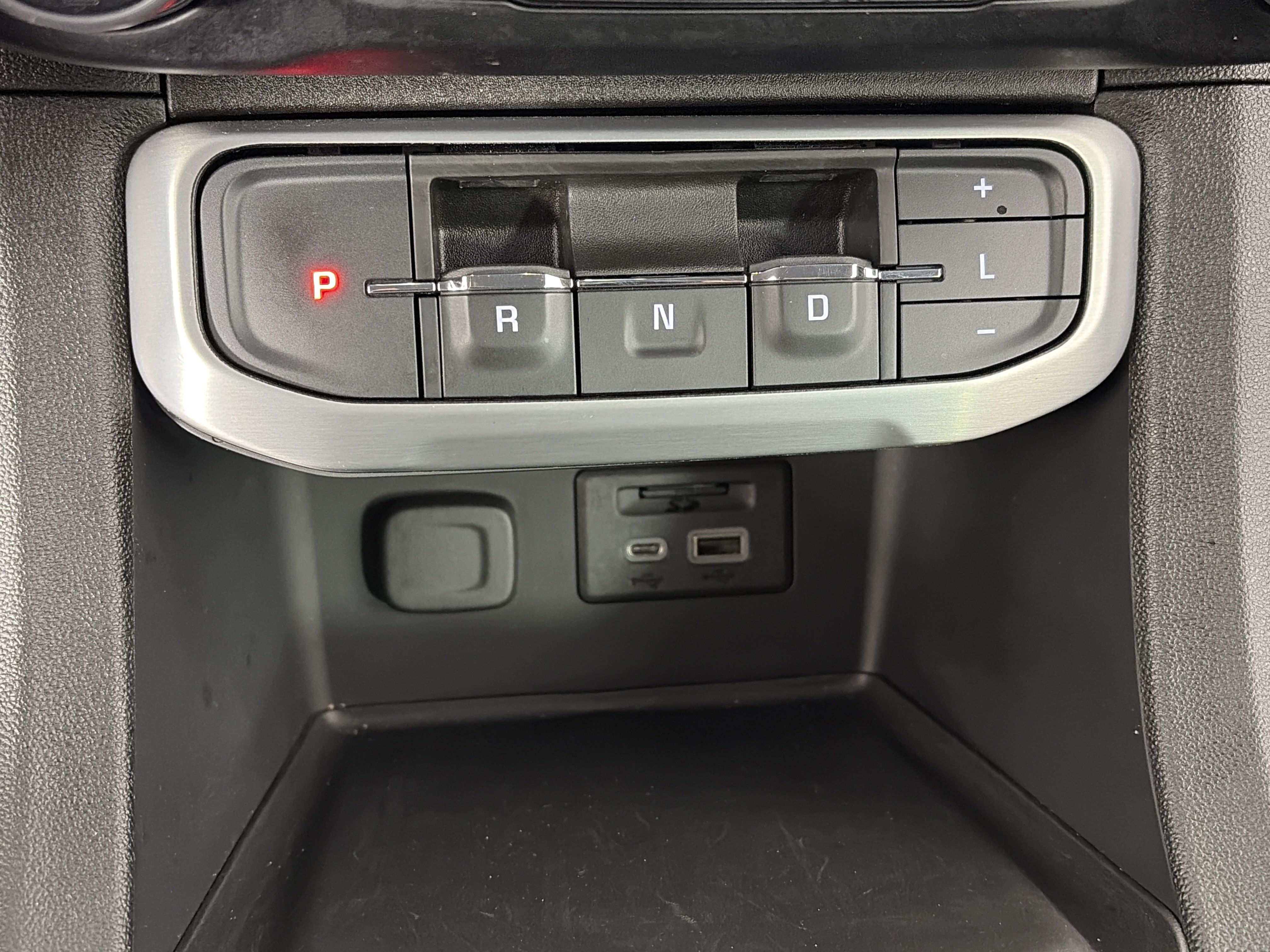 Certified 2023 GMC Acadia SLT AWD/4WD image 28