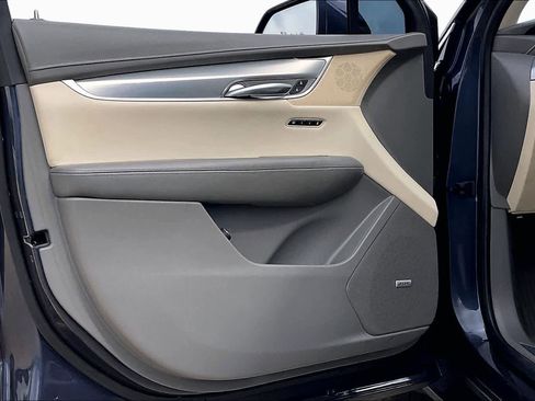 Used 2019 Cadillac XT5 Luxury FWD image 19
