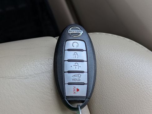 Used 2018 Nissan Pathfinder Platinum FWD image 34