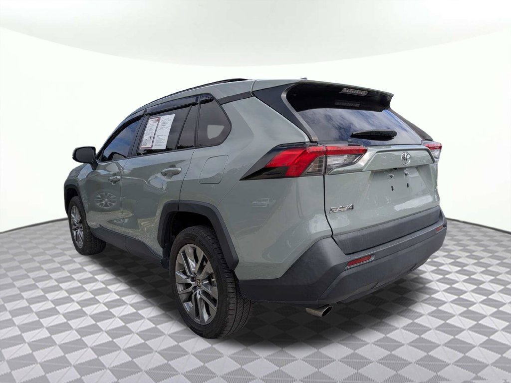 Used 2023 Toyota RAV4 XLE Premium FWD image 5