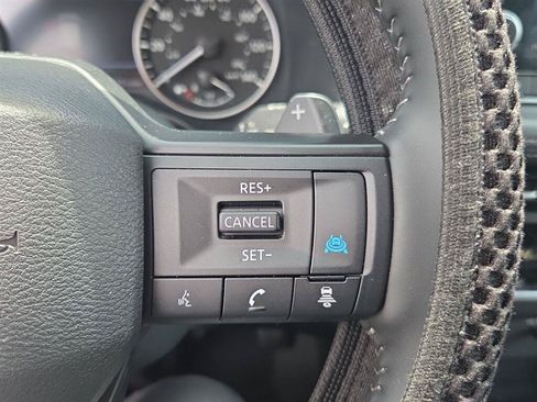 Used 2026 Nissan Rogue SV FWD image 12