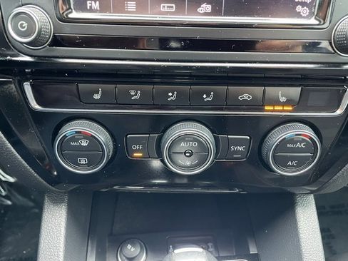 Used 2016 Volkswagen Jetta GLI SE image 23