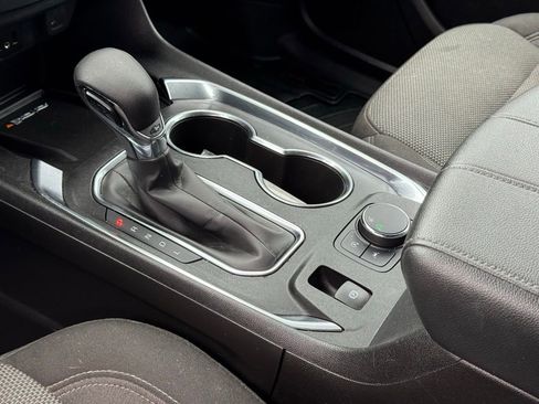 Used 2023 Chevrolet Traverse LT image 22