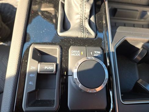 Used 2024 Toyota Tundra Limited AWD/4WD image 28
