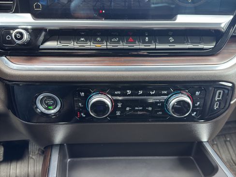 Used 2023 GMC Sierra 1500 SLT w/ SLT Convenience Package image 25