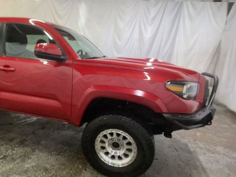 Used 2023 Toyota Tacoma TRD Sport AWD/4WD image 2