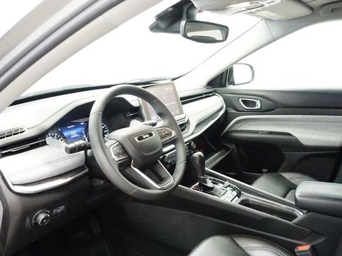 Certified 2022 Jeep Compass Latitude image 22