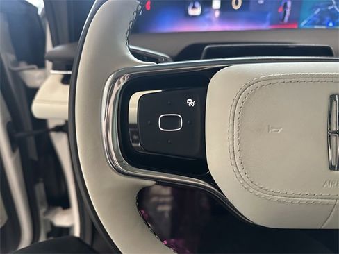 Certified 2024 Lincoln Nautilus Black Label image 26