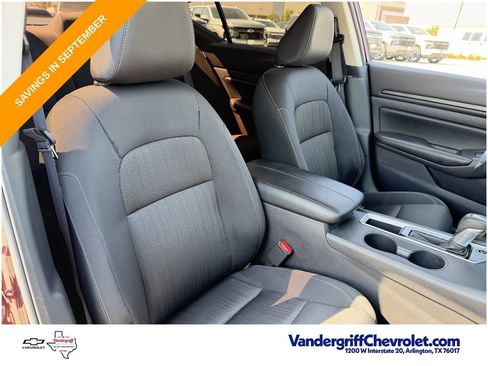 Used 2025 Nissan Altima 2.5 SV FWD image 24