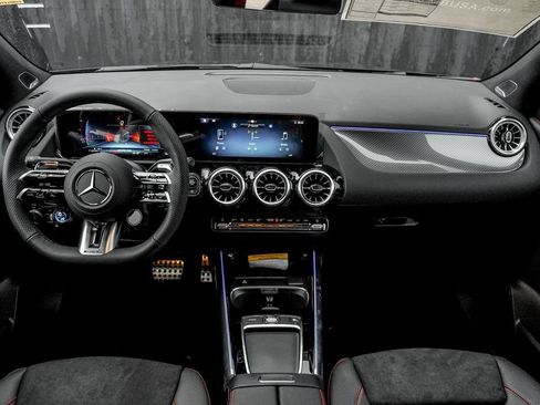 Used 2026 Mercedes-Benz GLA 35 AMG 4MATIC image 22