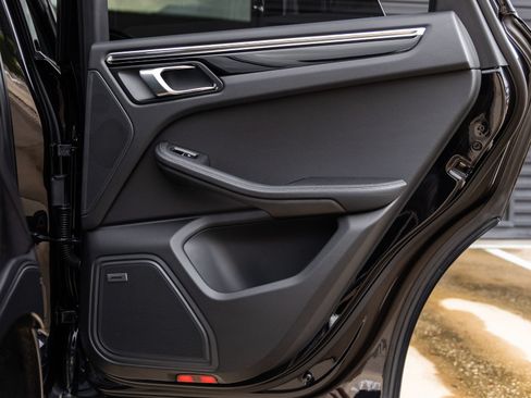 Certified 2026 Porsche Macan AWD/4WD image 41