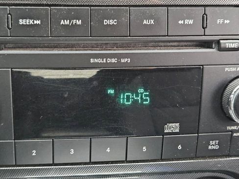 Used 2011 Dodge Challenger image 10