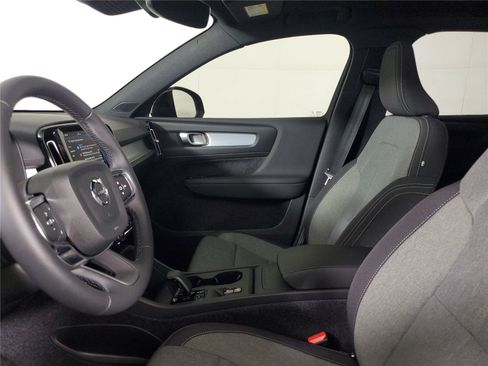 Certified 2026 Volvo XC40 B5 Core AWD/4WD image 22