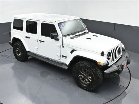 Used 2021 Jeep Wrangler Unlimited Sahara AWD/4WD image 29