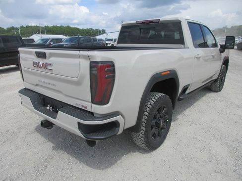 New 2026 GMC Sierra 3500 AT4 w/ AT4 Premium Plus Package AWD/4WD image 4