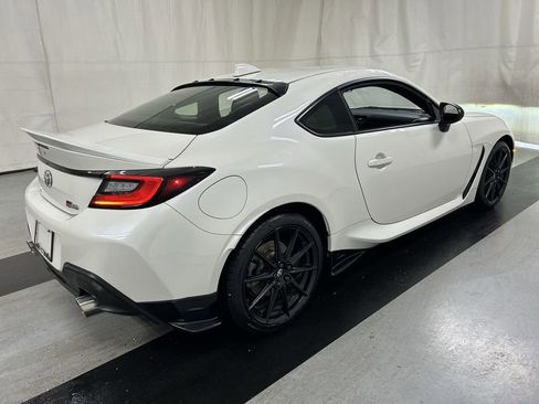 Used 2023 Toyota GR86 Premium w/ ALL Weather Mat Package (TMS) image 2