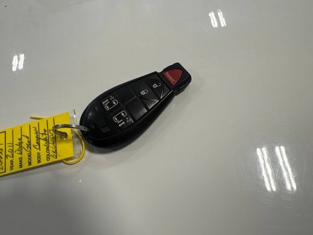 Used 2011 Dodge Grand Caravan Crew FWD image 9