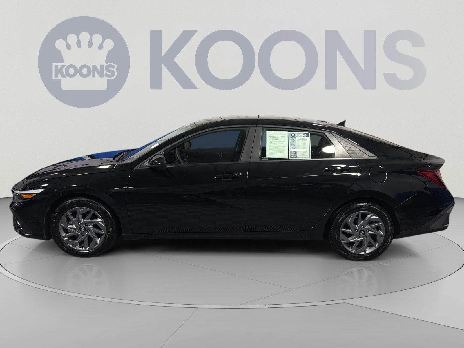 Used 2024 Hyundai Elantra SEL FWD image 2