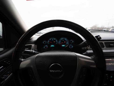 Used 2013 GMC Sierra 1500 Denali image 15