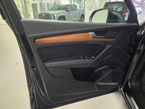 Used 2023 Audi Q5 2.0T Premium Plus w/ Premium Plus Package AWD/4WD image 19