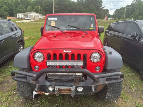 Used 2017 Jeep Wrangler Unlimited Rubicon AWD/4WD image 2