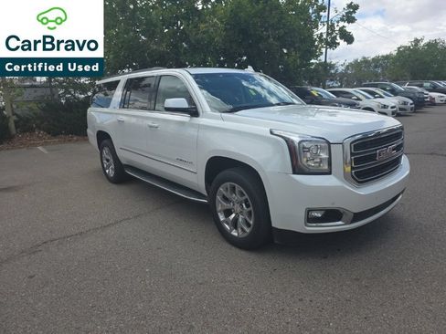 Used 2018 GMC Yukon XL SLT w/ HD Trailering Package AWD/4WD image 8