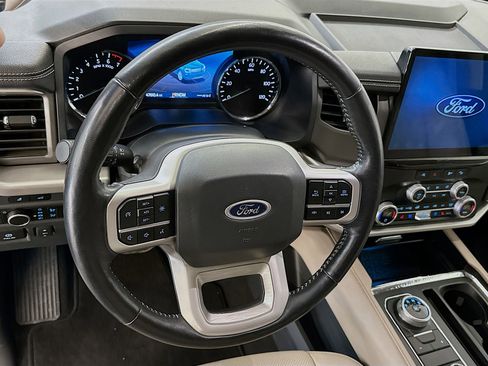 Used 2024 Ford Expedition Max XLT image 18