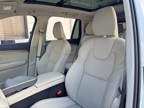 Used 2025 Volvo XC90 T8 Ultra w/ Protection Package Premier AWD/4WD image 42