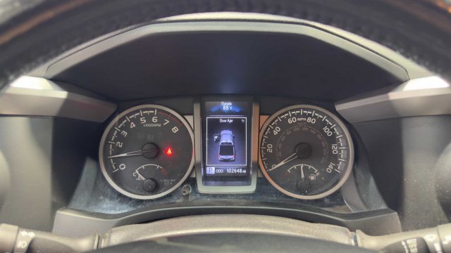 Used 2016 Toyota Tacoma Limited w/ Towing Package RWD image 27