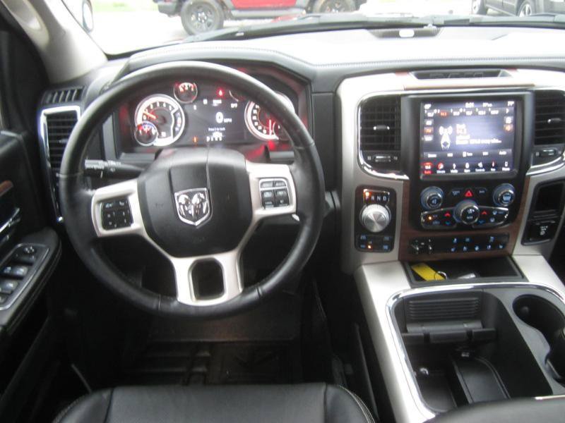 Used 2018 RAM 1500 Laramie AWD/4WD image 10