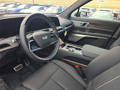 Used 2026 Cadillac Vistiq Sport w/ LPO, Floor Liner Package AWD/4WD image 18