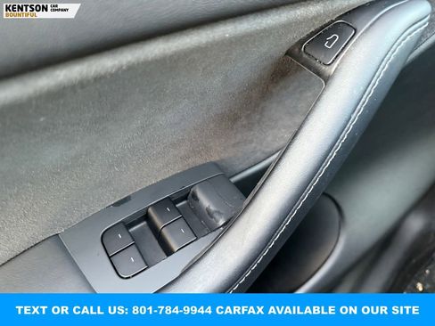 Used 2022 Tesla Model Y Long Range image 16