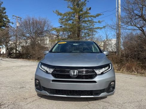 Used 2025 Honda Odyssey Touring image 7
