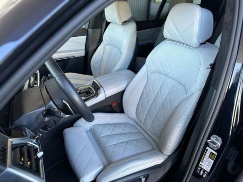 Used 2025 BMW X7 xDrive40i w/ M Sport Package AWD/4WD image 12