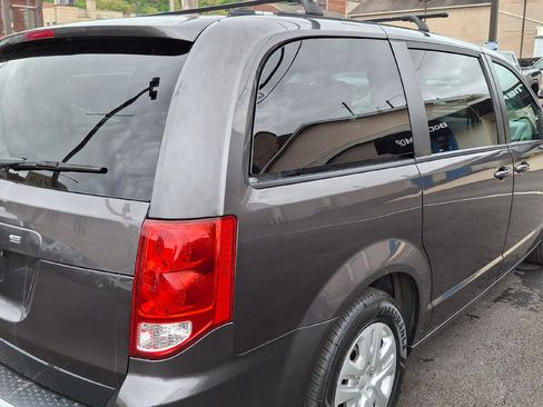 Used 2018 Dodge Grand Caravan SE FWD image 6