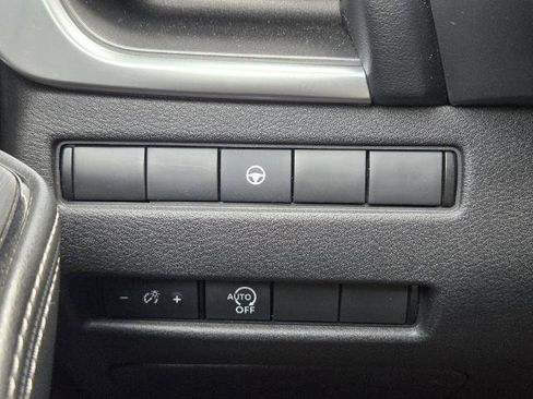 Certified 2023 Nissan Rogue SV FWD image 24