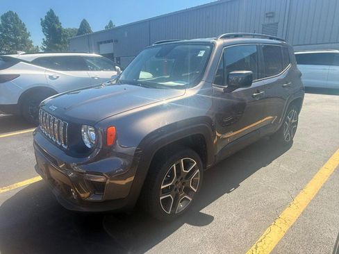Used 2021 Jeep Renegade Latitude AWD/4WD image 3